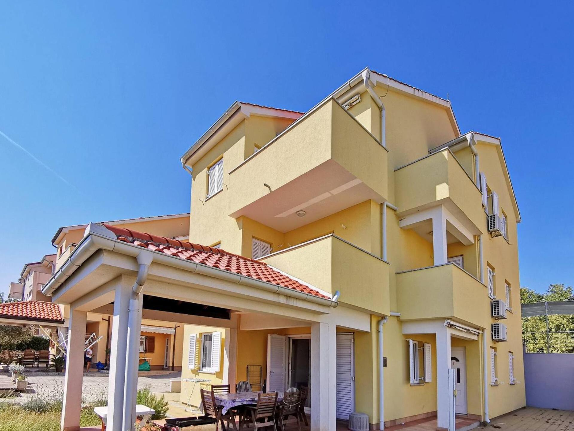 Guest house Apartments Pinta De Sol Cizici